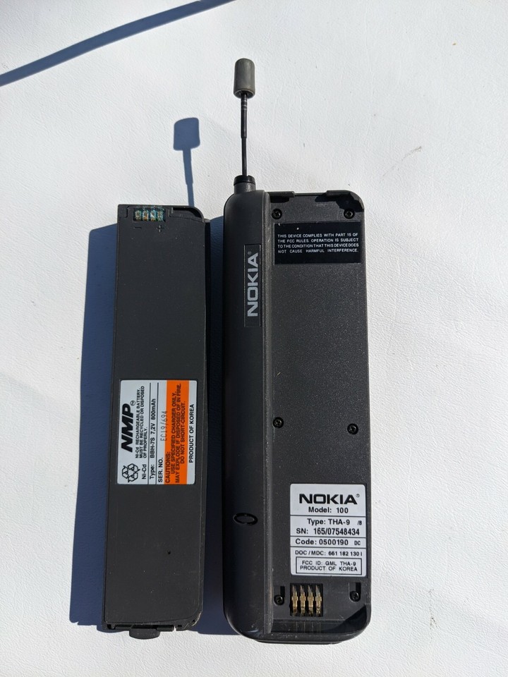 vintage-1990-s-nokia-model-100-mobile-brick-candybar-cell-phone-tha-9