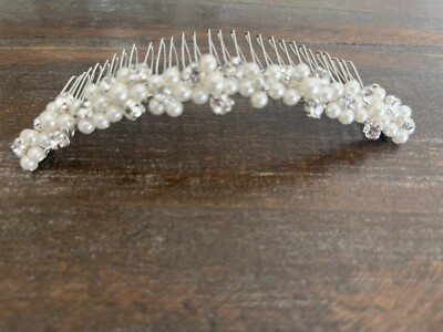 David’s Bridal Rhinestone/Crystal/Pearl Headpiece David main image 3