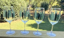 Set 4 Green Christmas Pine Trees Wine Glasses Goblets Hand Painted New 10”