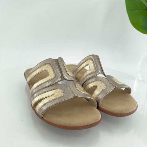 Sandalia Clarks Para Mujer Ada Lilah Talla 9 Dorado Plateado Deslizable Cuero Plano Cómodo Zapato - Imagen 4 de 11