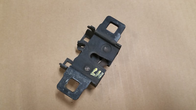 2005 - 2009 LAND ROVER LR3  HOOD LATCH LOCK CATCH LEFT  FPS000063