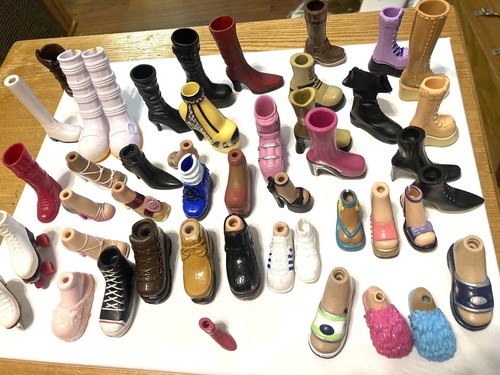 Bratz Dolls Single Shoes Retired Lot of 44 Single Shoes &1 Pair White Long Boots - Picture 8 of 8
