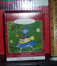 HALLMARK KEEPSAKE ORNAMENT ROBOT PARADE