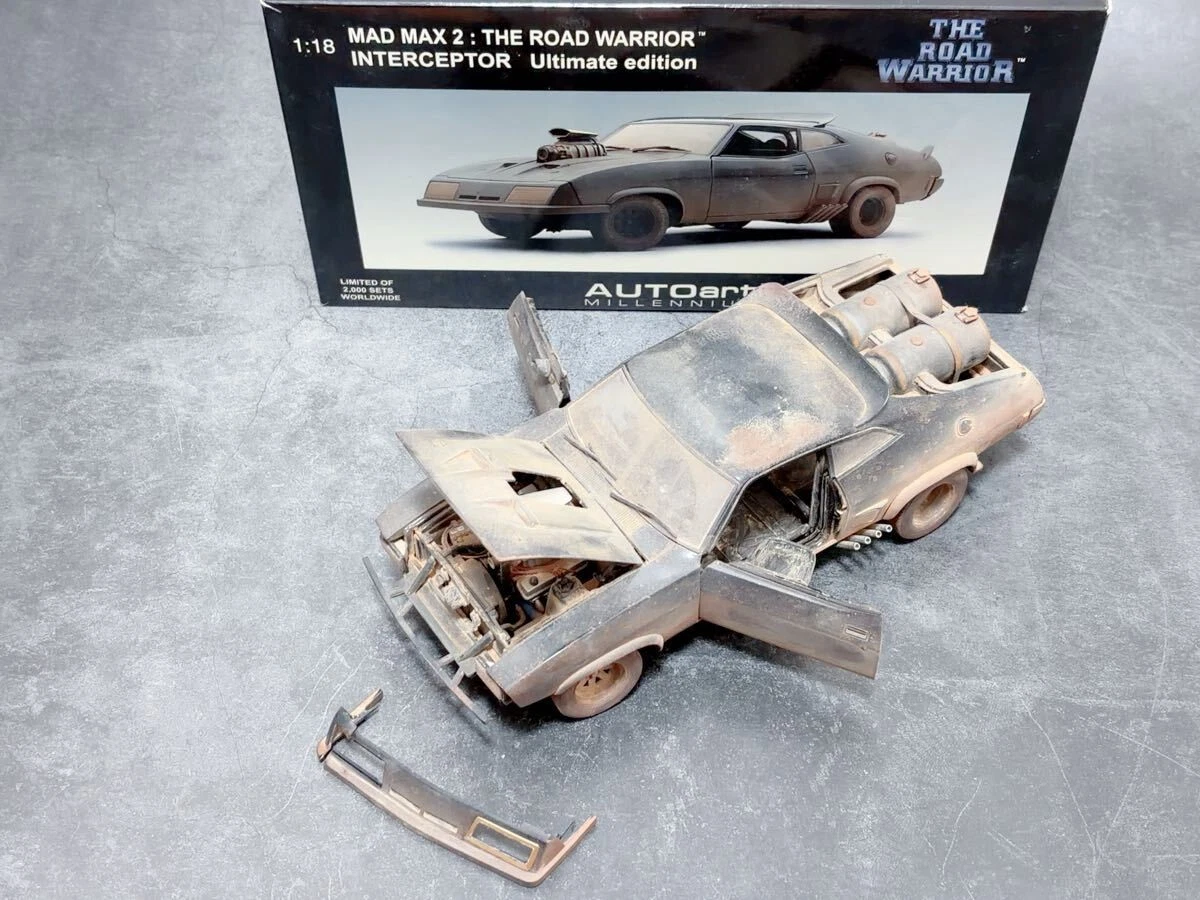 ミニカー MAD MAX 2 INTERCEPTOR 1:18 Amazon | オートアート 1/18 MAD MAX2 THE ROAD WARRIOR INTERCEPTOR