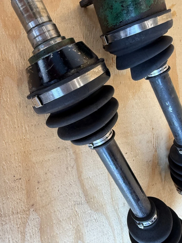 MITSUBISHI STARION CHRYSLER CONQUEST 1988-1989 OEM 6 PERNOS EJE TRASERO PAR Foto 3 de 4