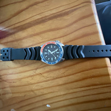 Seiko Diver 7002-700J Japan Pepsi Bezel 150m 42mm Black Dial Quartz Rubber