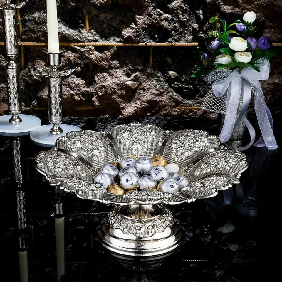 Cuenco de delicias estilo turco, azucarero antiguo hecho a mano, platos de chocolate para... Foto 2 de 4