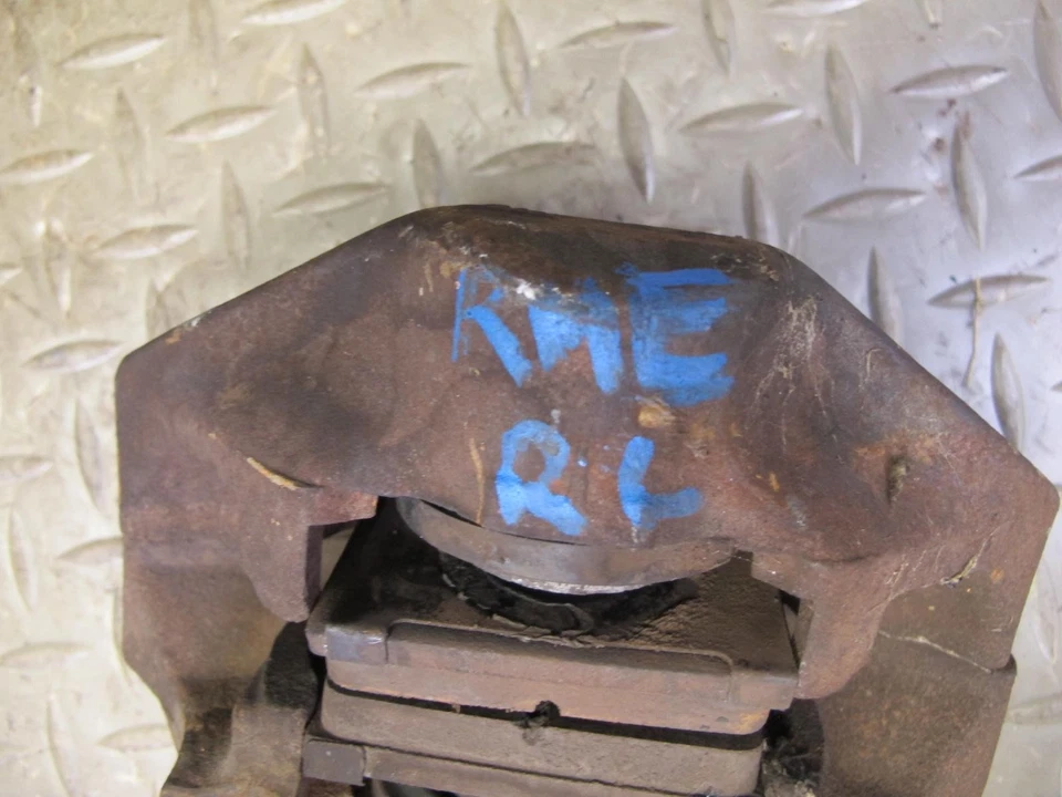 75-85 MERCEDES W123 300D 套装 2 后左右制动钳 带软管 原始设备制造商 — 第 2/4 张图片