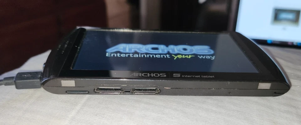 ARCHOS 5 INTERNET TABLET 16GB w/ 8GB TF Card MODEL 7501 *TESTED & WORKING* - Image 3 of 4