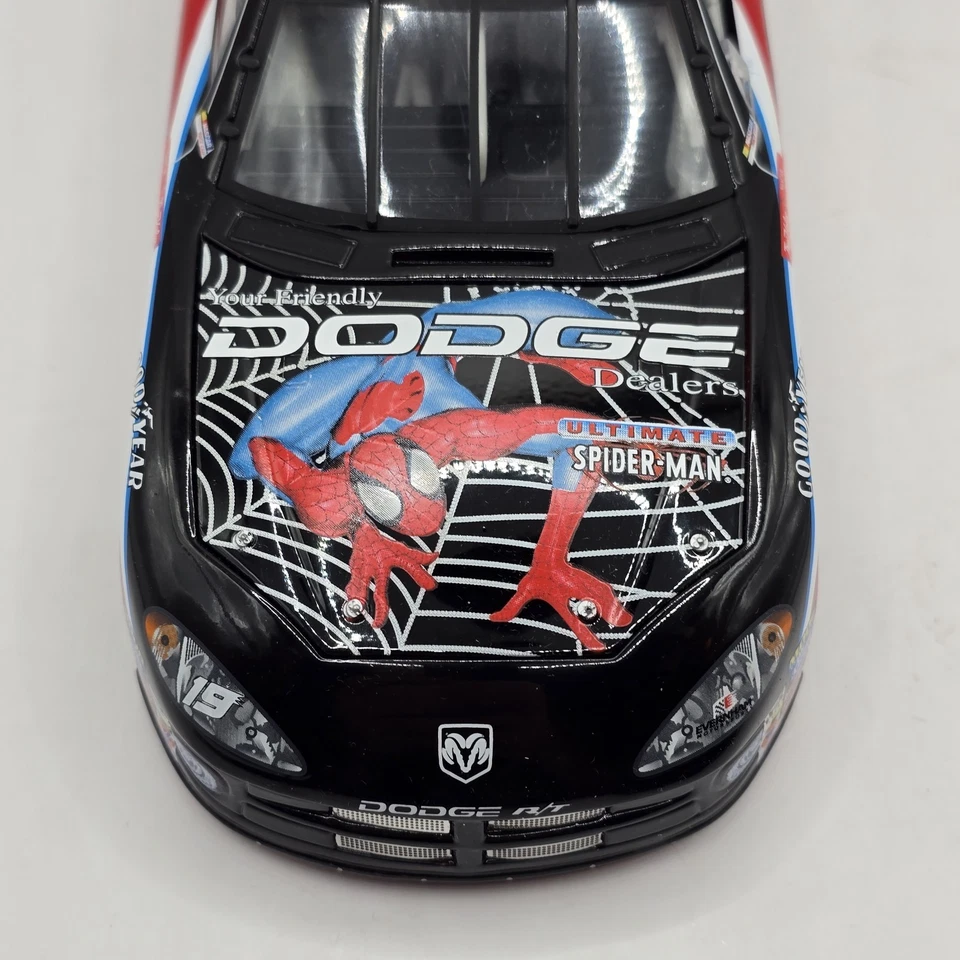 Action NASCAR 1:24 Scale Diecast 2001 Casey Atwood #19 Intrepid R/T Spider Man - Image 4 of 4