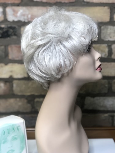 PAULA YOUNG Wig A2073 Average 60 Silver Grey Gray Short Hair - Picture 4 of 7