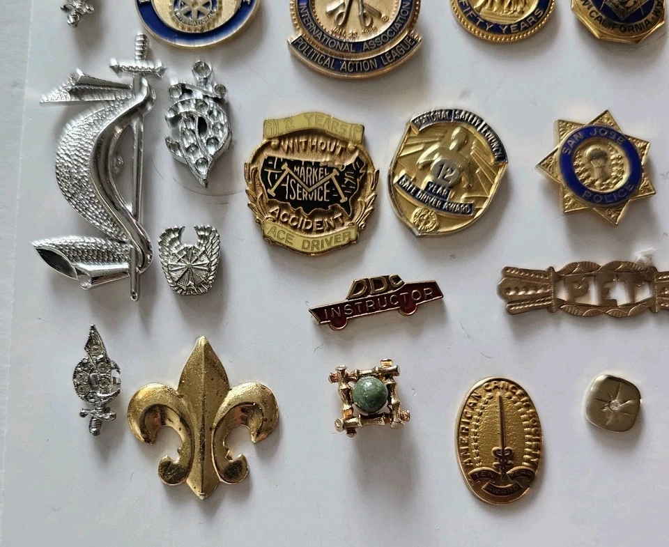 Lote de prendedores de servicio fraternal masón masónico DeMolay Police Union Scout de colección  Foto 4 de 4