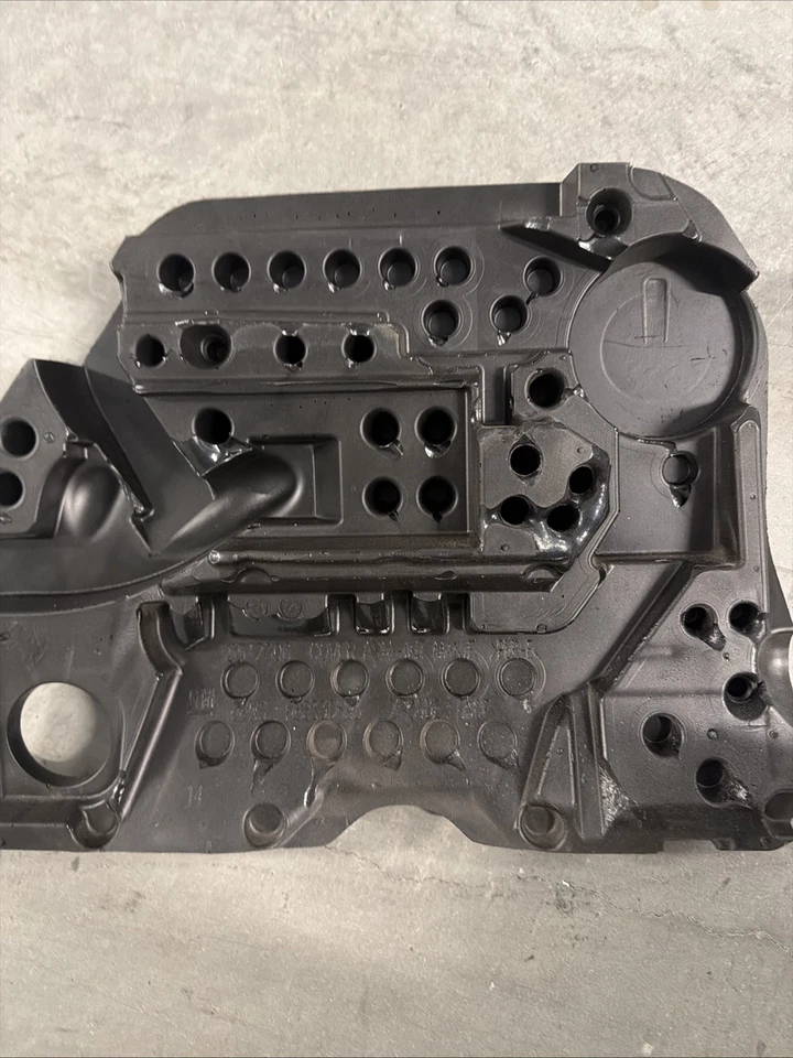 PANEL DE CUBIERTA SUPERIOR ASPECTO MOTOR CHEVROLET TRAX 1.2L OEM 2024 💎 Foto 2 de 3