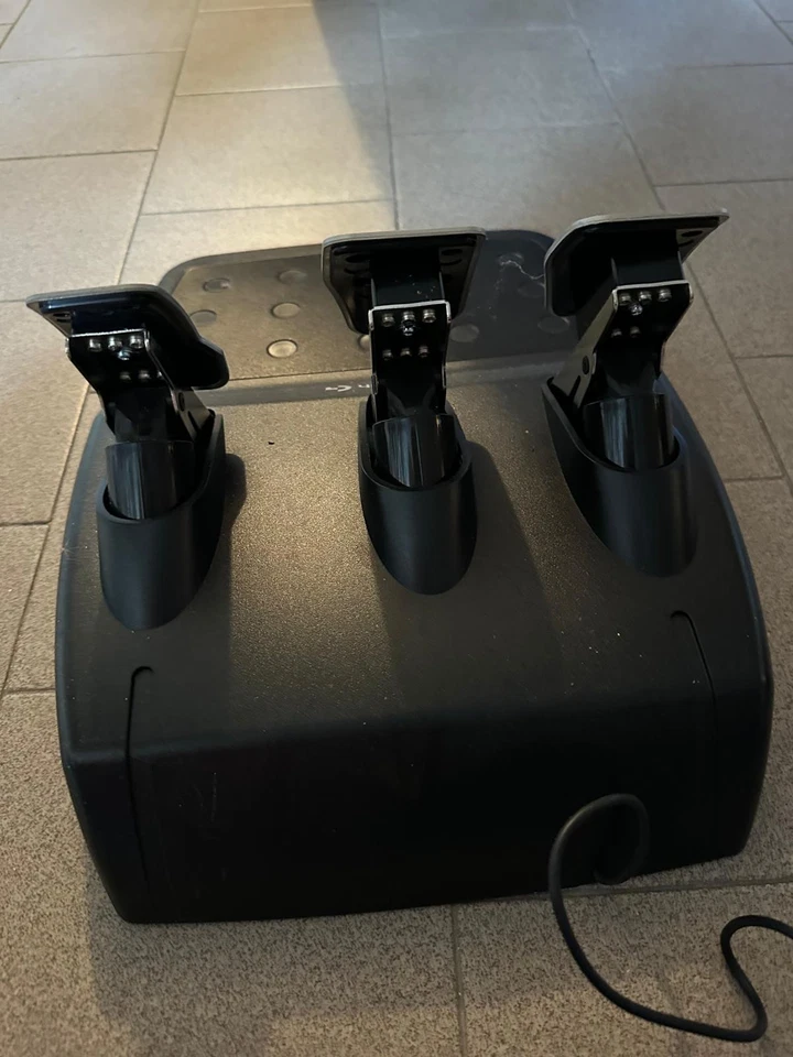 Logitech G29 Driving Force Volante da Corsa - Nero (Play Station 3/4, PC) - Immagine 3 di 4