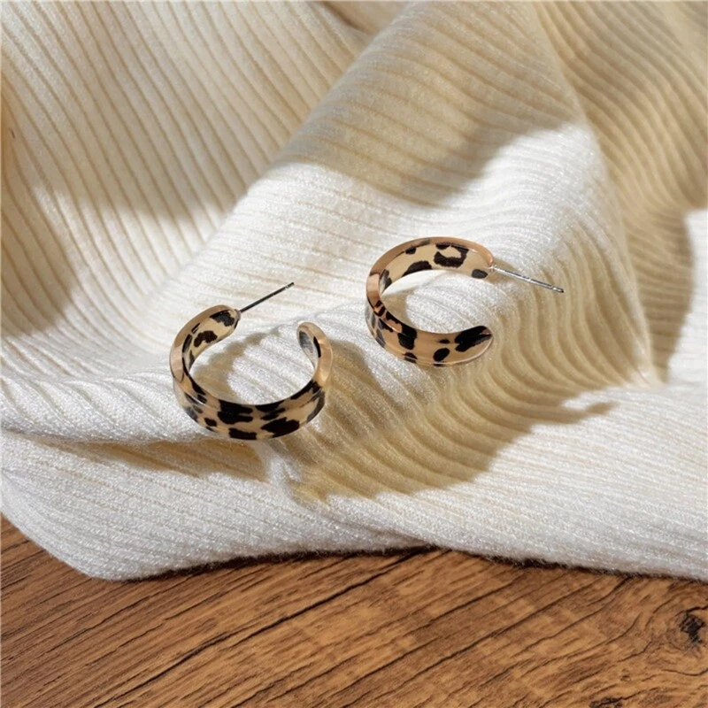 Blonde tortoise hoop sale earrings
