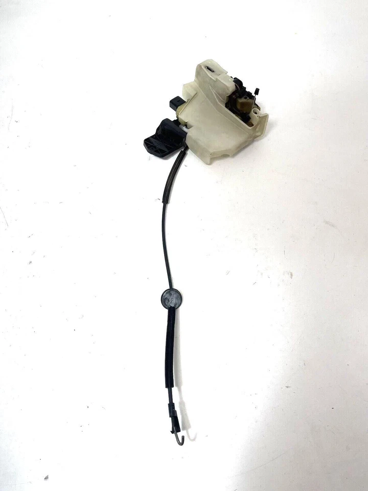 Pestillo de cerradura de puerta delantera derecha Volkswagen Passat Jetta Golf 99-10 Beetle 1999-2005 Foto 2 de 4