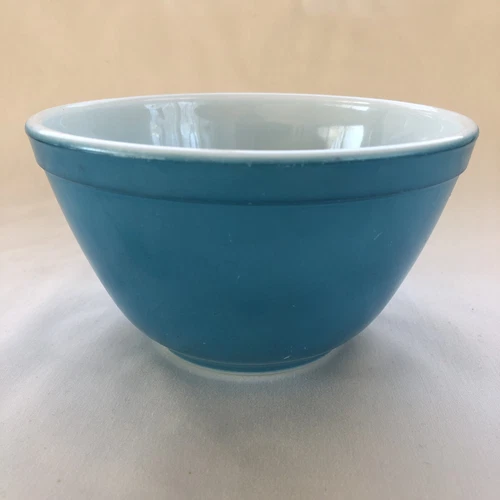 Vintage PYREX Blue 401 - 1.5 Pint Mixing Bowl Made in USA