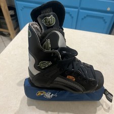 CCM 4.1 Edge Kinetik Profile Youth Sze 3/ 35.5 Ice Skates SL2500 Blades w/covers