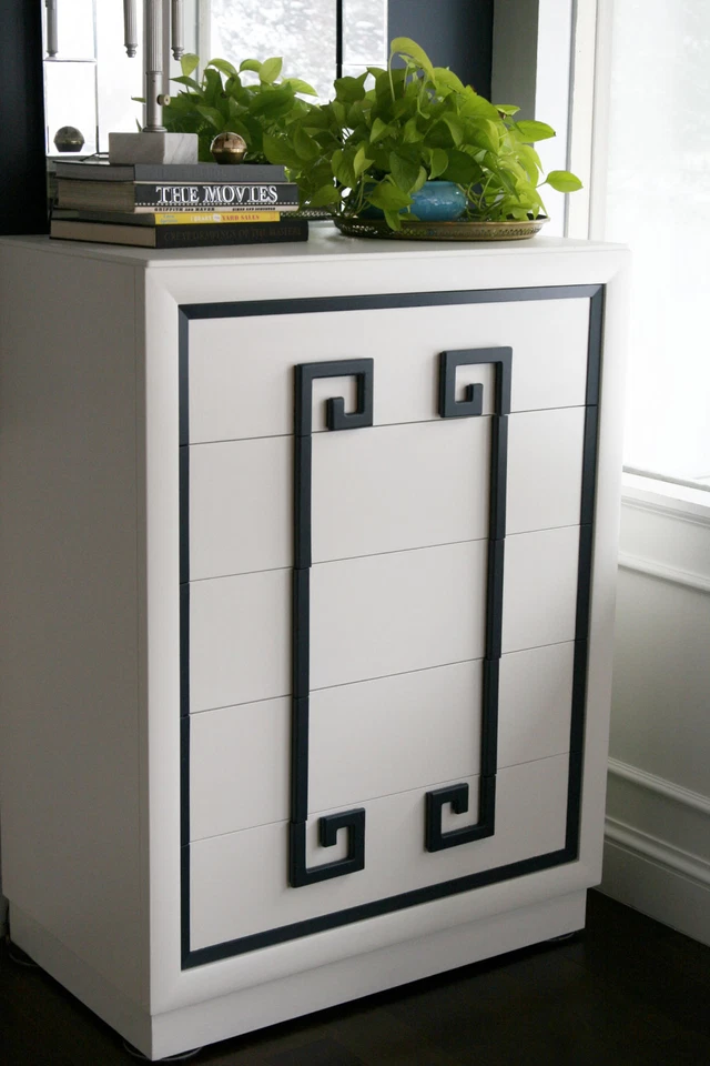 De colección Hollywood Regency/Medios de Siglo Moderno Kittinger Griego Llavero Cómoda/Cofre Foto 2 de 4