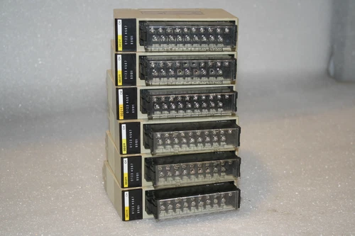  OMRON C200H-OD211 OUTPUT UNIT MODULE 250VAC/24VDC 