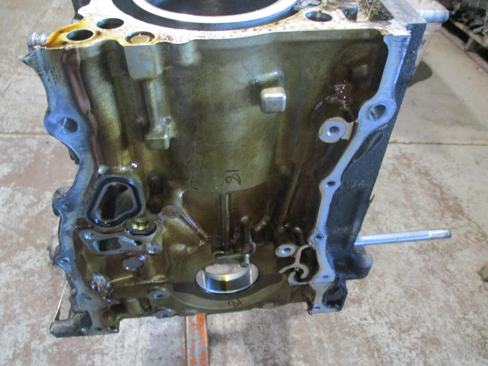2008 Acura RDX - K23A1 - Engine Cylinder Block (BARE: No Crankshaft or Pistons) Foto 2 de 4