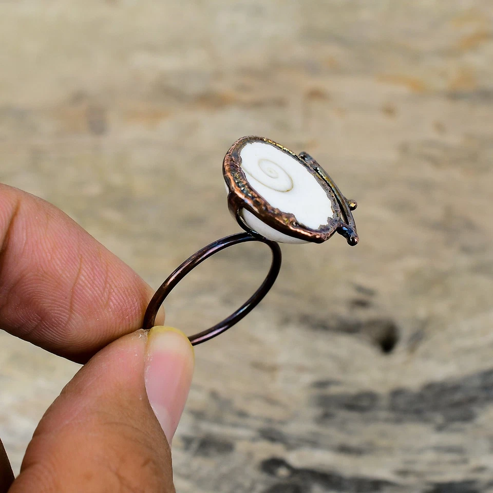 Elegante anillo solitario electroformado piedra concha ojo de Shiva redondo joyería cobre Foto 4 de 4