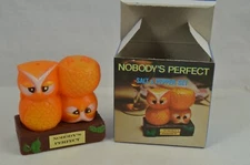 Vintage Plastic Salt and Pepper Shaker Nobody's Perfect Owl Emson Hong Kong Lq