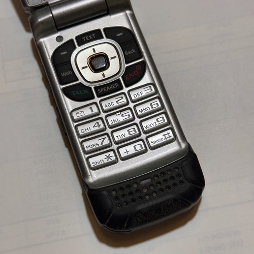 Téléphone portable vintage Sanyo PRO-200 à clapet fonctionnel noir argent texte T9 - Photo 4 sur 7