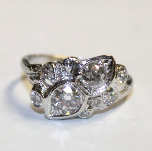 UNIQUE PLATINUM DIAMOND RING - image 2