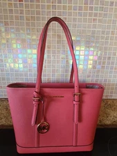 Michael Kors Jet Set Travel Light Berry Small Shoulder Tote Leather