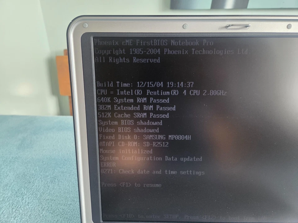 vintage Compaq Presario R3000 Laptop 15.4  pentium 4  2.8Ghz working order - Image 4 of 4