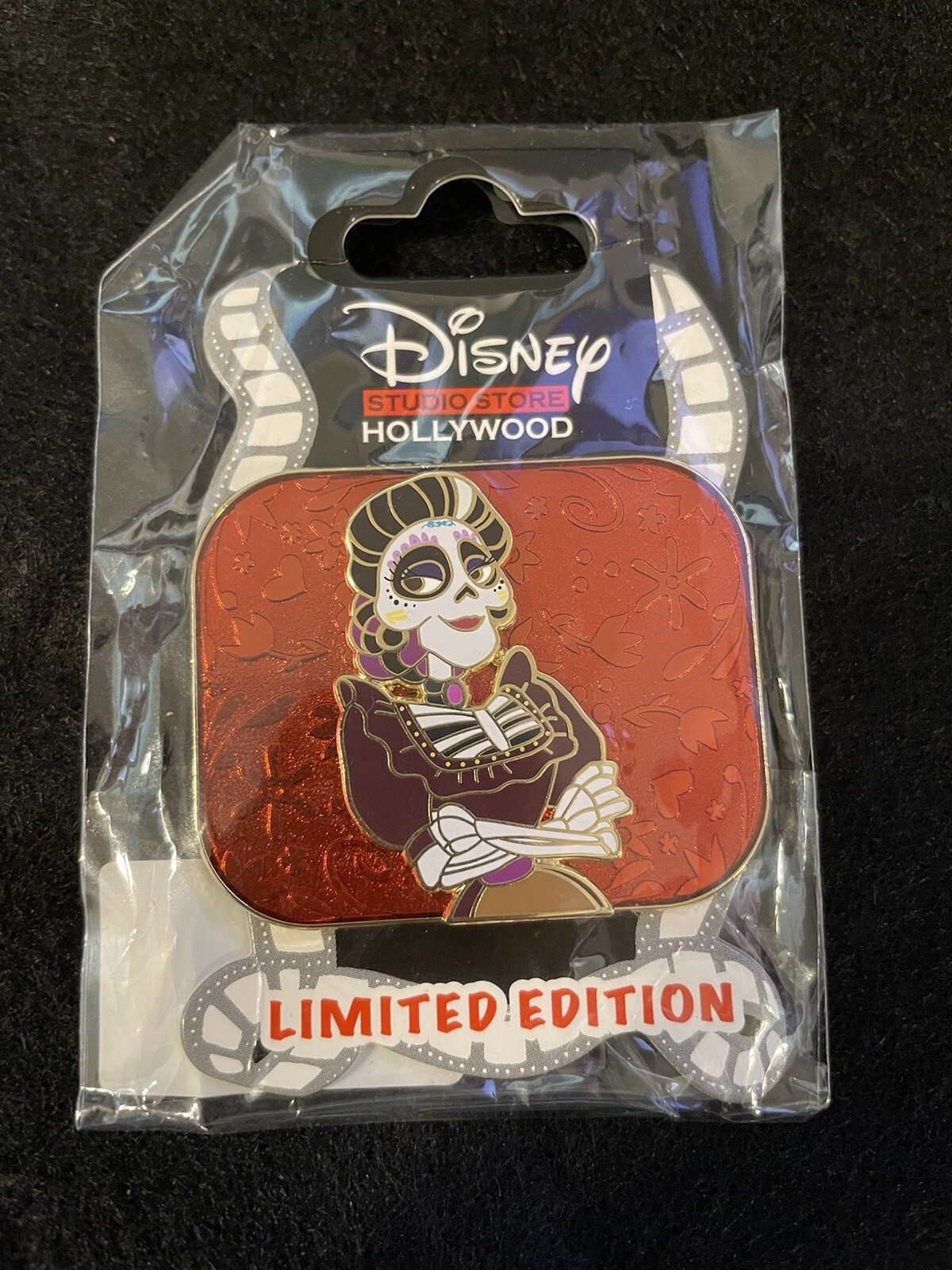 Mama Imelda Coco Grandmother Mother's Day LE 400 Disney DSF DSSH Pin
