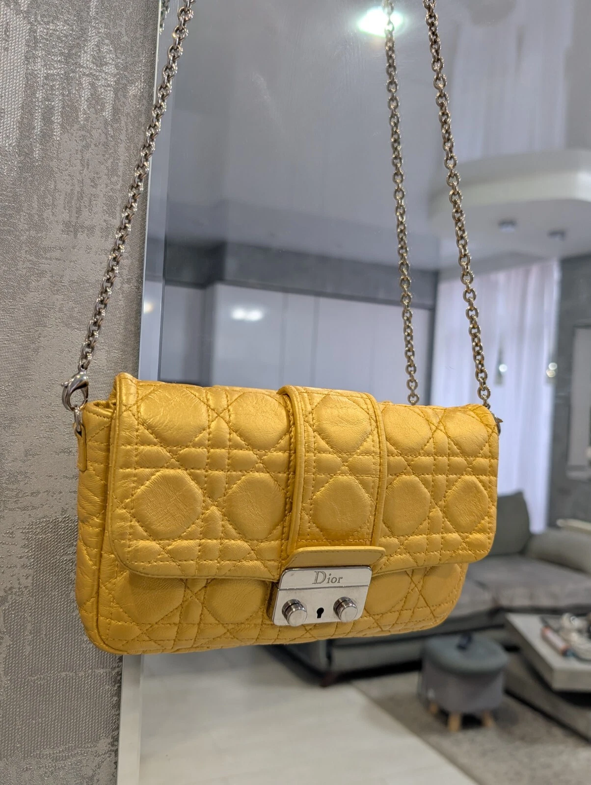 Sac à main bandoulière Christian Dior Miss cuir doré à rabat chaîne cannage
