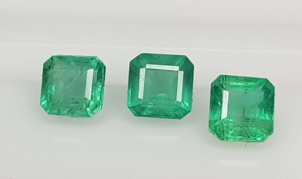 2.50 Ct 5 MM Natural Zambian Emerald Square Cut Untreated Lustrous Gemstone 3Pcs - Image 4 of 4