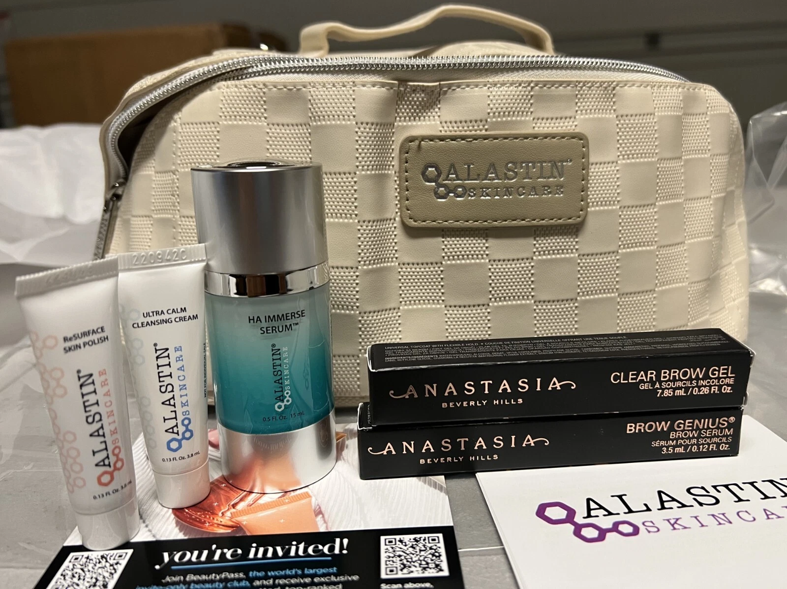 Alastin Skincare and Anastasia Holiday Set FRESHEST DATE exp 2026 FREE SHIPPING
Opens in a new windo