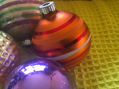5 VINTAGE Shiny Brite Glass Christmas Tree Ornaments Glitter Stripes Rainbow - Picture 5 of 20