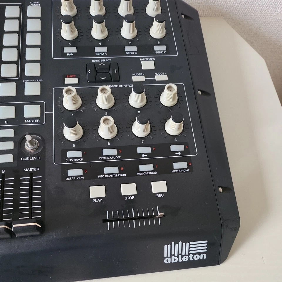 AKAI professional APC40 Ableton Live DJ Mixer Live Professional Midi Controller - Image 4 of 4