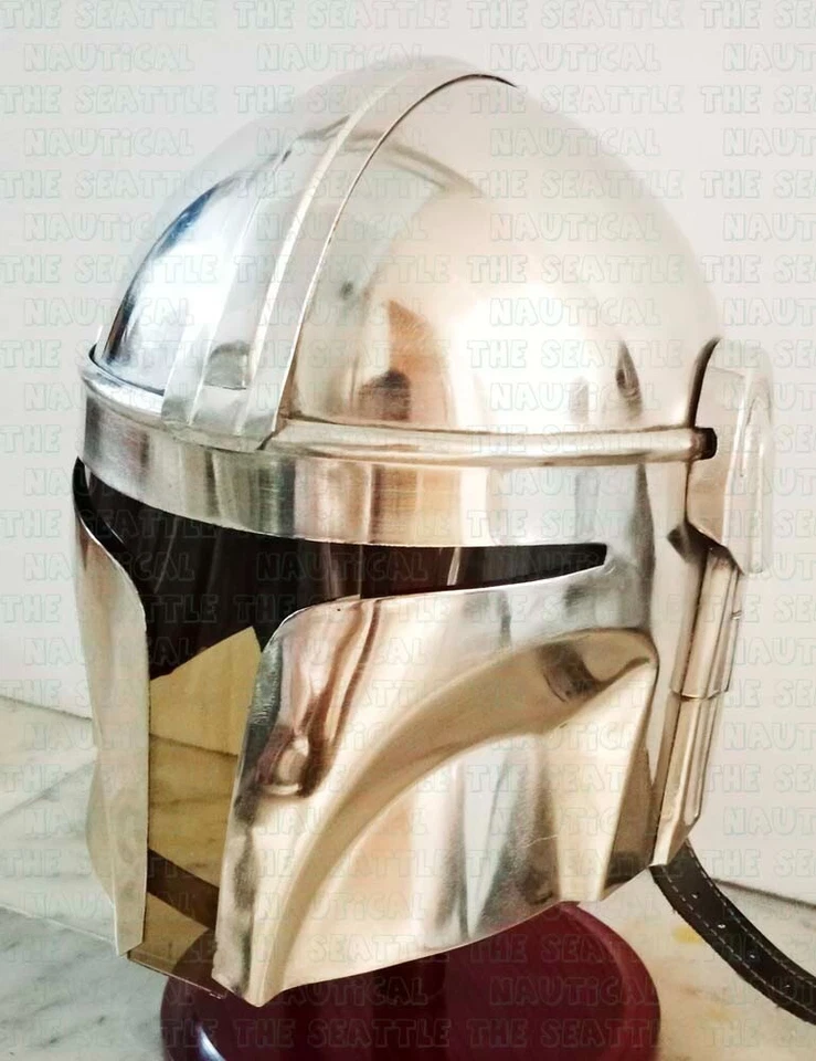 Casco Mandaloriano Prop Medieval Star Wars con Forro y Correa para la Barbilla Soporte de Madera Foto 4 de 4
