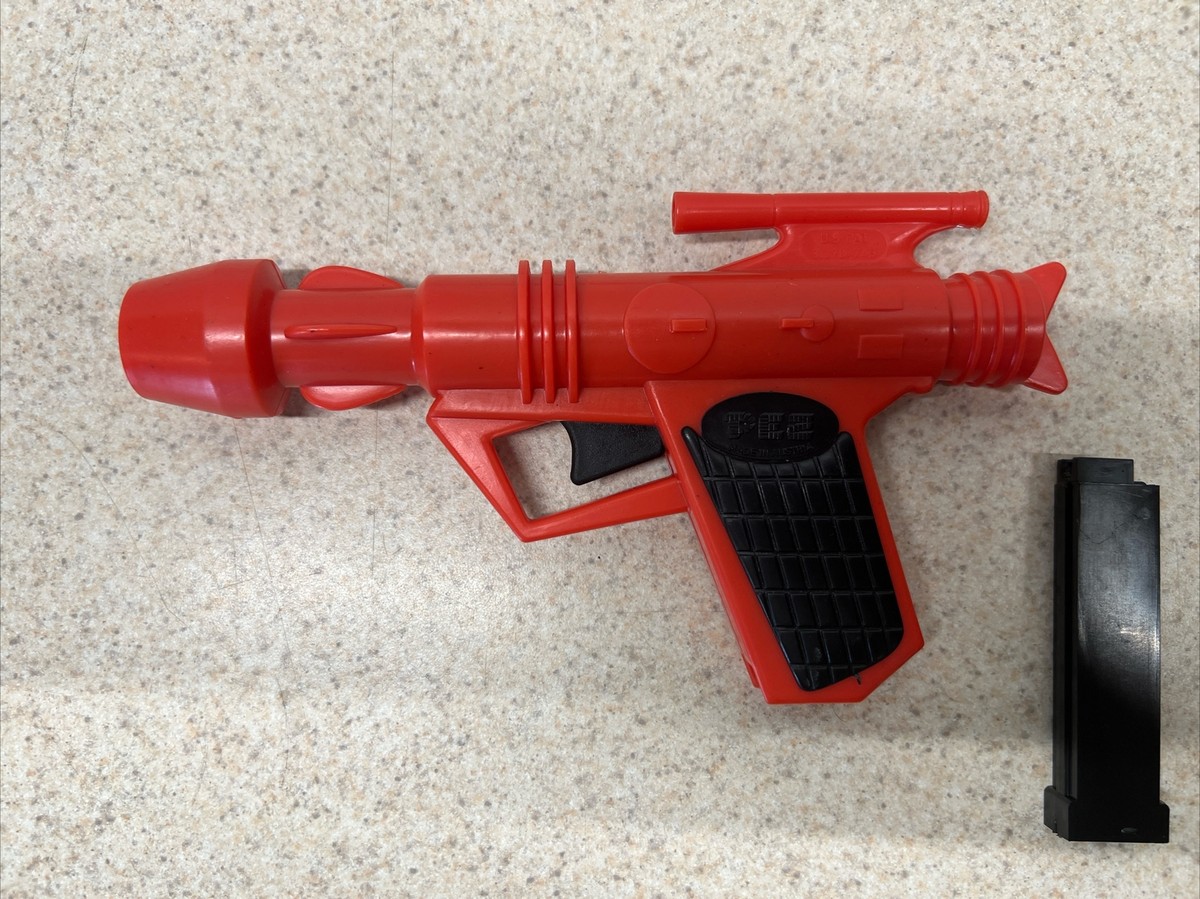 Vintage PEZ space Gun Dispenser 1981
