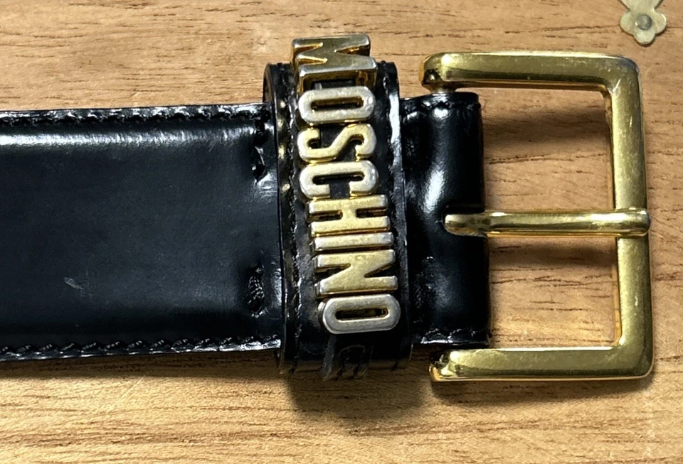 Cinturón Moschino Redwall de Colección Cuero Negro Logo Hebilla Dorada Hecho en Italia 42 Foto 4 de 4