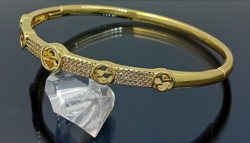 Impresionante brazalete con bisagras italiano de diamantes simulados 18 quilates relleno de oro de 18 quilates GF de 58 mm - Imagen 8 de 10