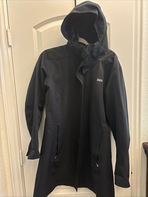 Patagonia Women's Rain Jacket. Size Large. Black. Full Zip. Hooded