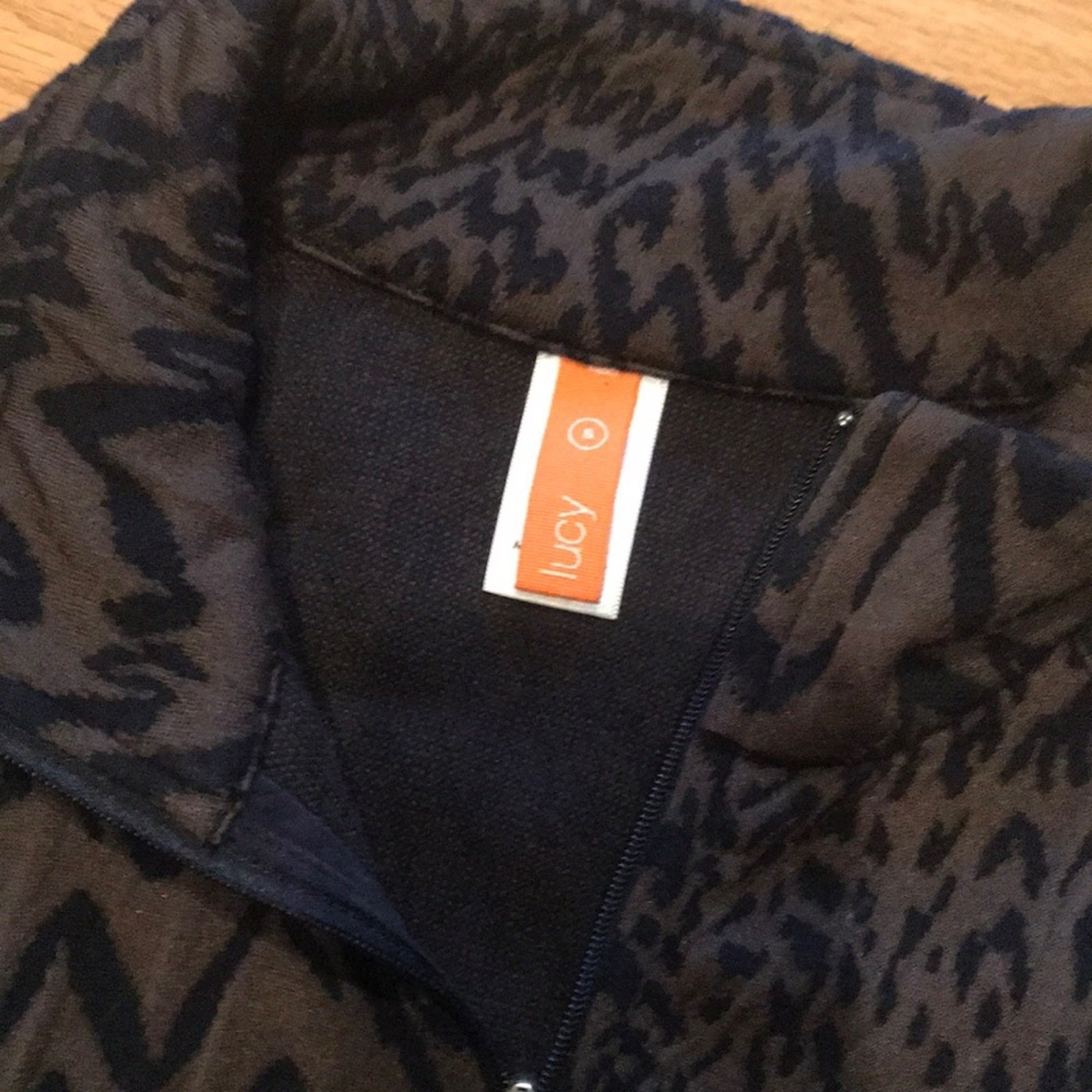 Lucy leopard pattern quarter zip small - image 5