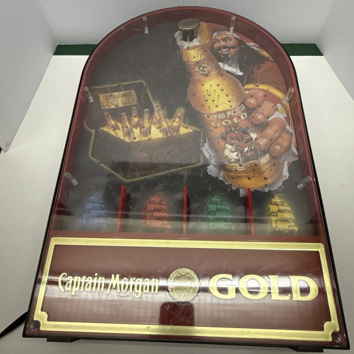 Vintage Captain Morgan Gold Lighted Plinko Sign Beer Bar Display 