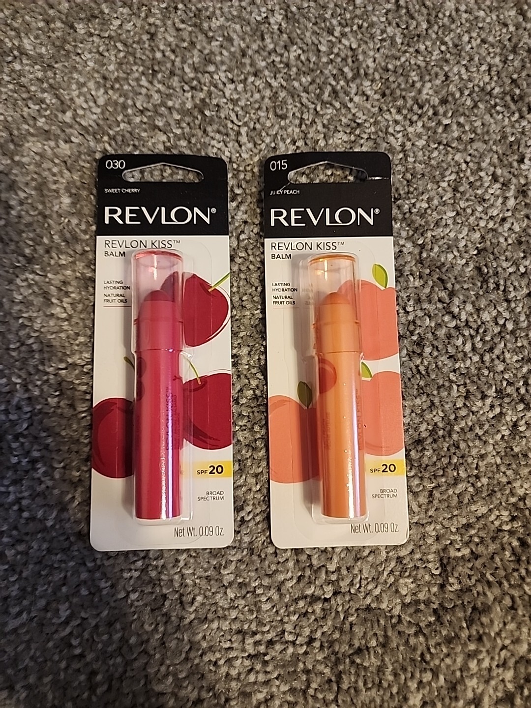 REVLON 2-Pack Kiss Lip Balm SPF 20 in Sweet Cherry & Juicy Peach-image