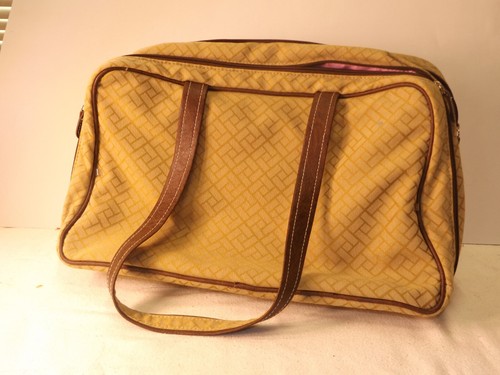 Modella Travel Tote With Matching Make Up Bag - Picture 2 of 9