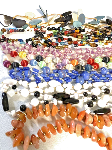 Large Lot of 8 Beaded Necklaces Glass Stone Plastic - Picture 8 of 8