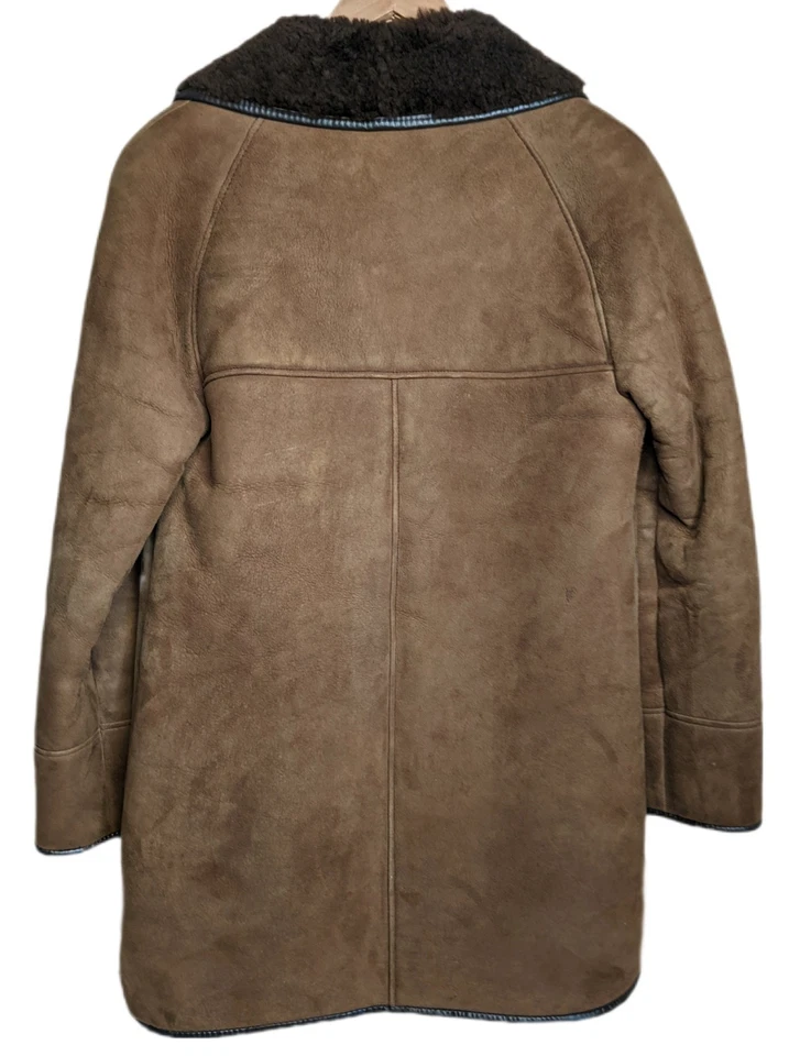 60s 70s Vintage Sheepskin Coat Womens Size 12 Brown Boho Shearling  - Image 4 of 4