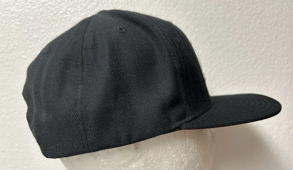 Sombrero de surf raro Quiksilver Eddie Aikau Waimea Bay 30 años en memoria 2014-2015 Foto 3 de 4