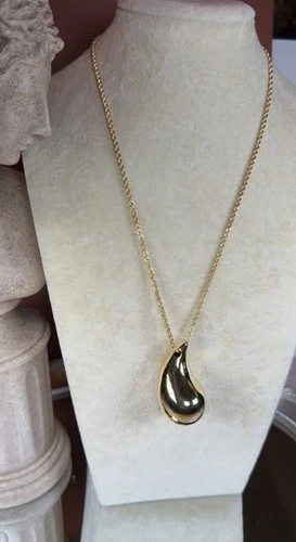 Bellezza “Goldtone Teardrop 3D” Necklace Never Worn - product listing photo